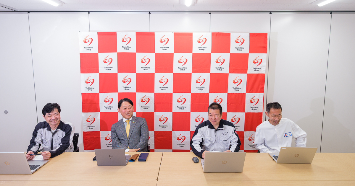 写真：インタビューに応える増田様、海上様、下遠野様、高井様